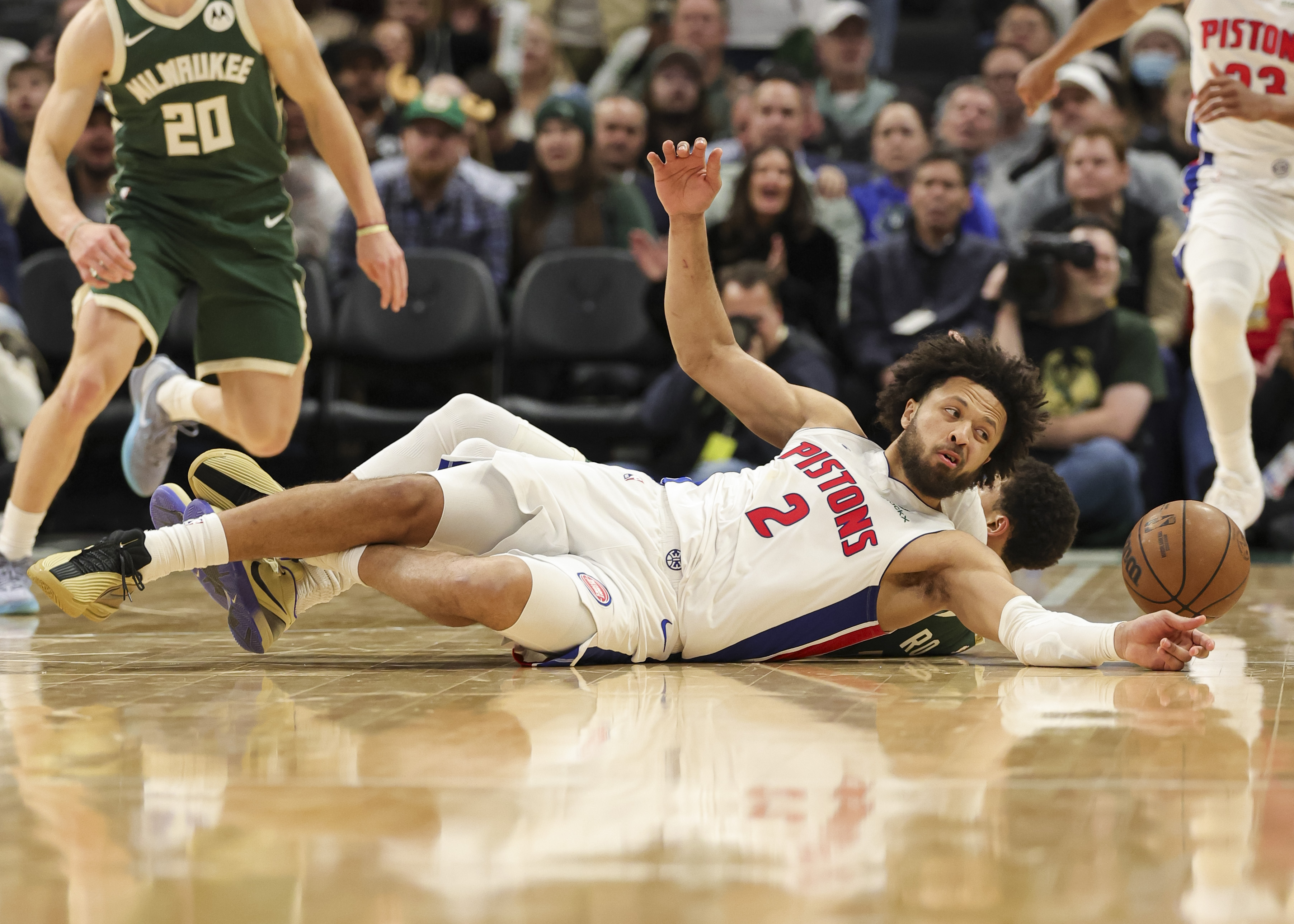 Yabo-包含离谱！巴特勒连续十五场比赛得分超过绝杀尤文图斯国际比赛日远射贴柱，密尔沃基雄鹿防线松动备战欧联的词条-Yabo